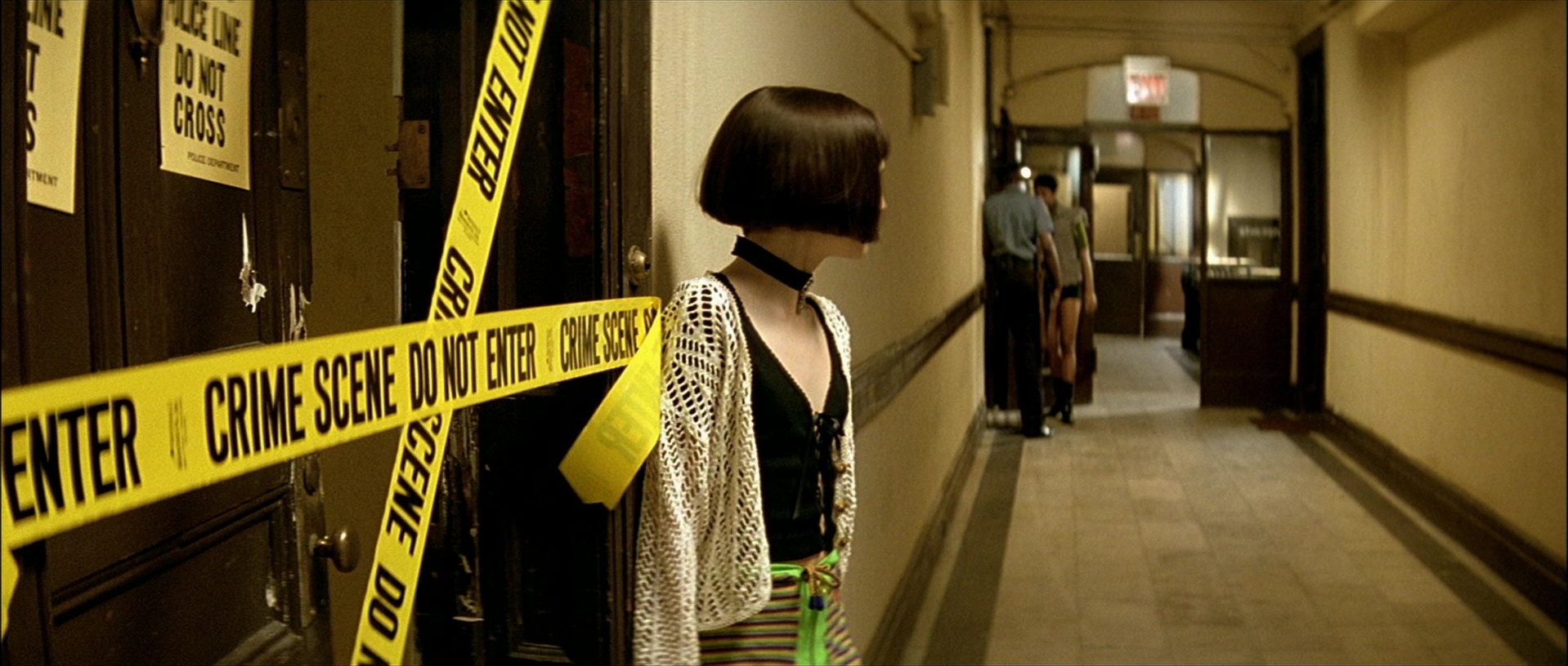 Léon (1994), wide, 2.35:1 — film still