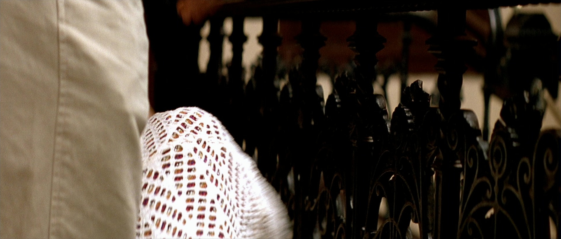 Léon (1994), wide, 2.35:1 — film still