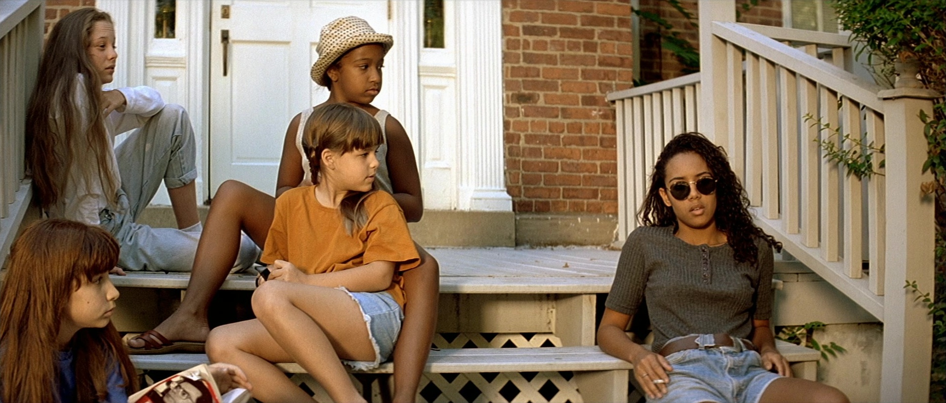 Léon (1994), wide, 2.35:1 — film still