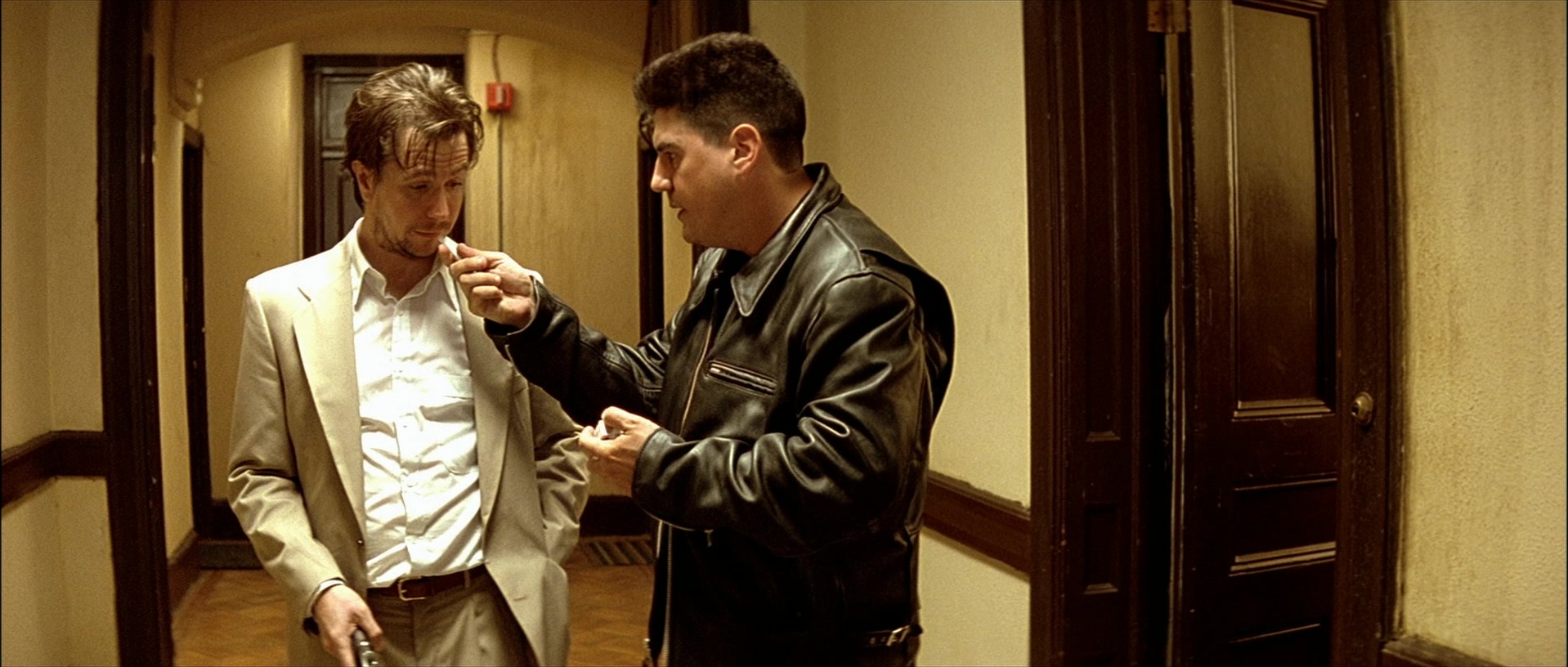 Léon (1994), wide, 2.35:1 — film still