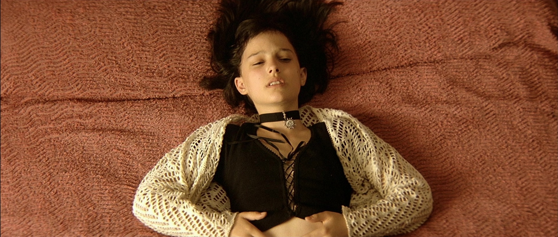 Léon (1994), wide, 2.35:1 — film still