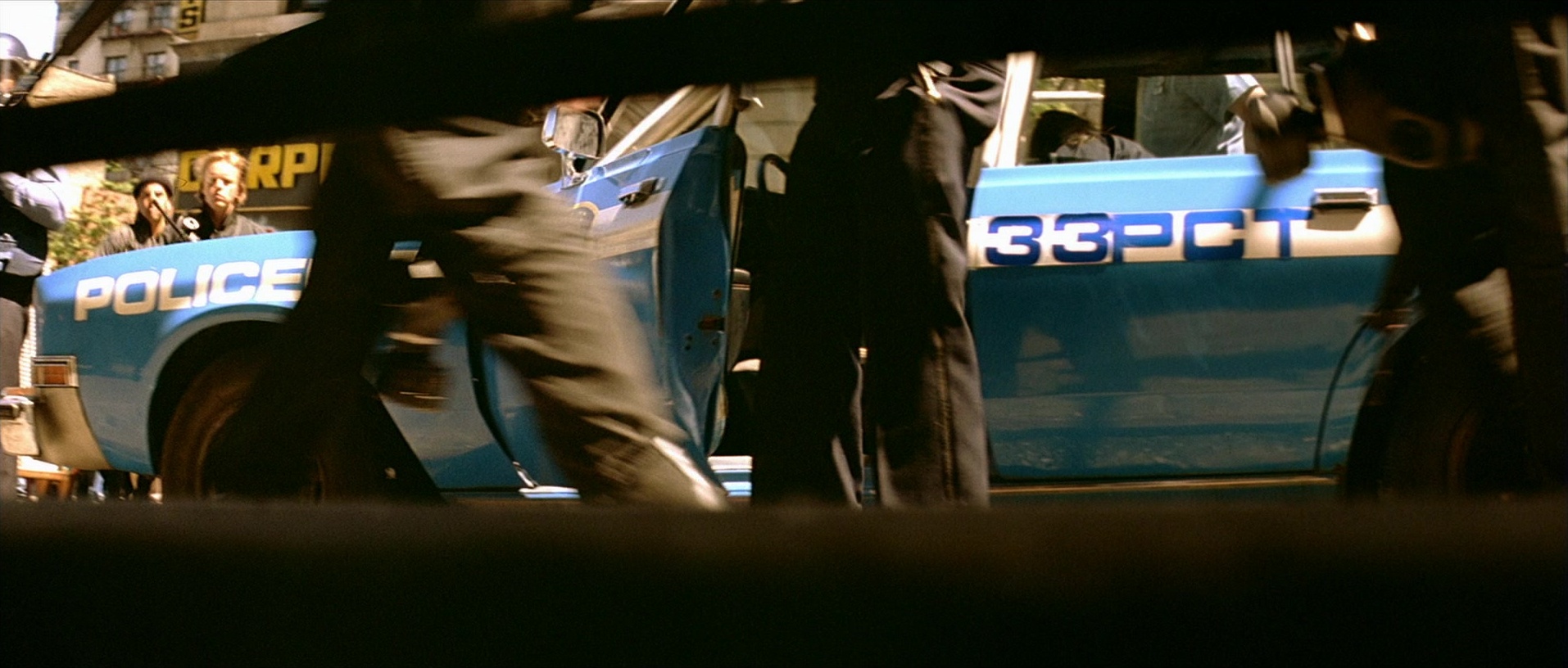 Léon (1994), wide, 2.35:1 — film still