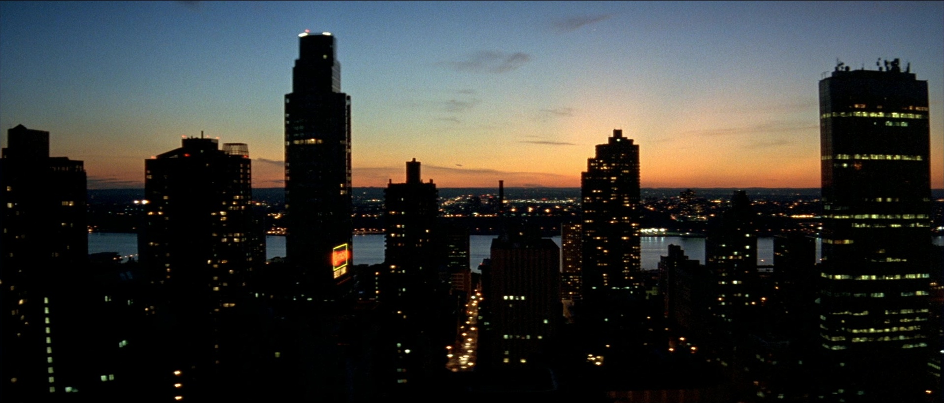 Léon (1994), wide, 2.34:1 — film still