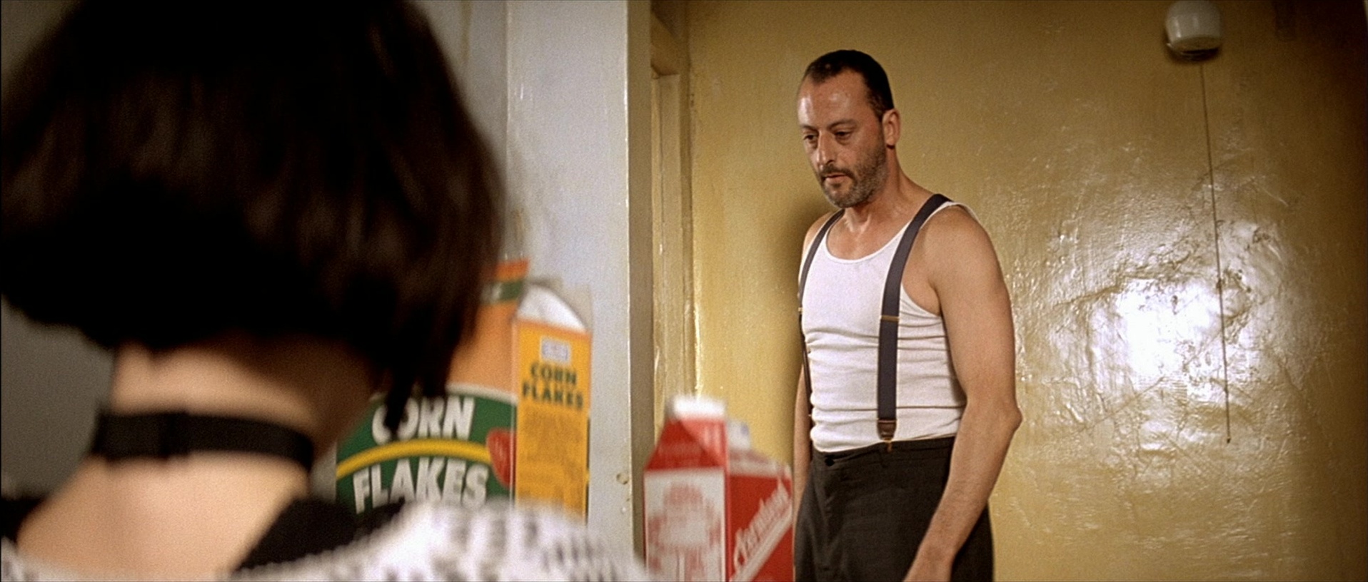 Léon (1994), wide, 2.35:1 — film still