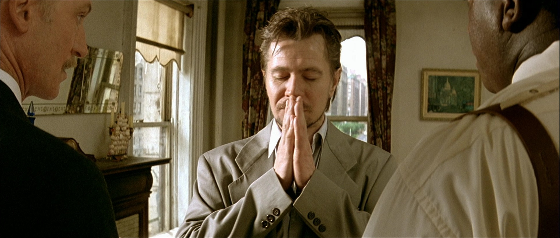 Léon (1994), wide, 2.35:1 — film still