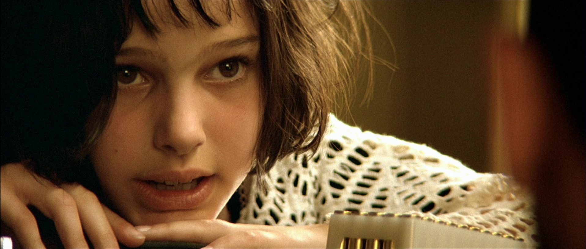 Léon (1994), close, 2.35:1 — film still
