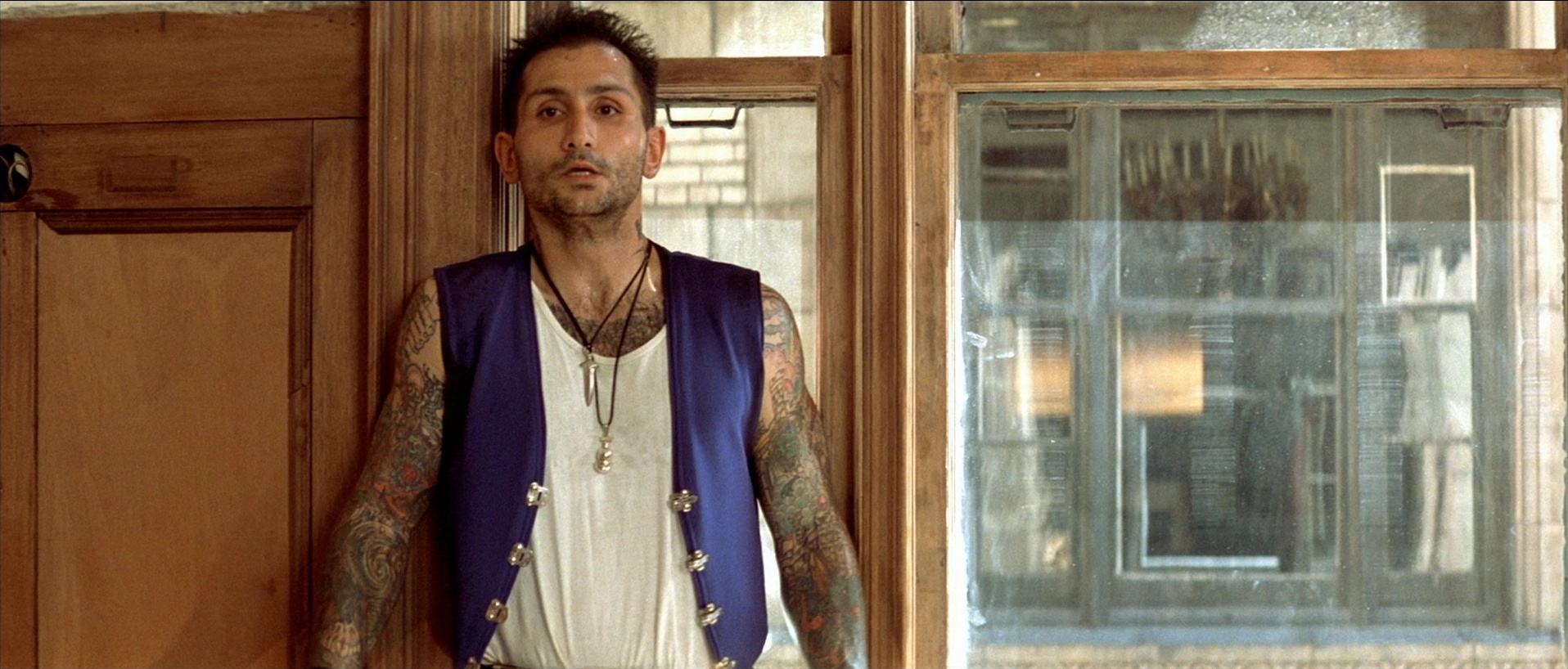 Léon (1994), wide, 2.34:1 — film still