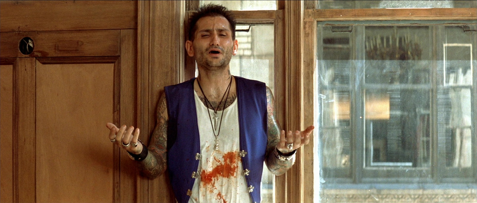 Léon (1994), wide, 2.34:1 — film still
