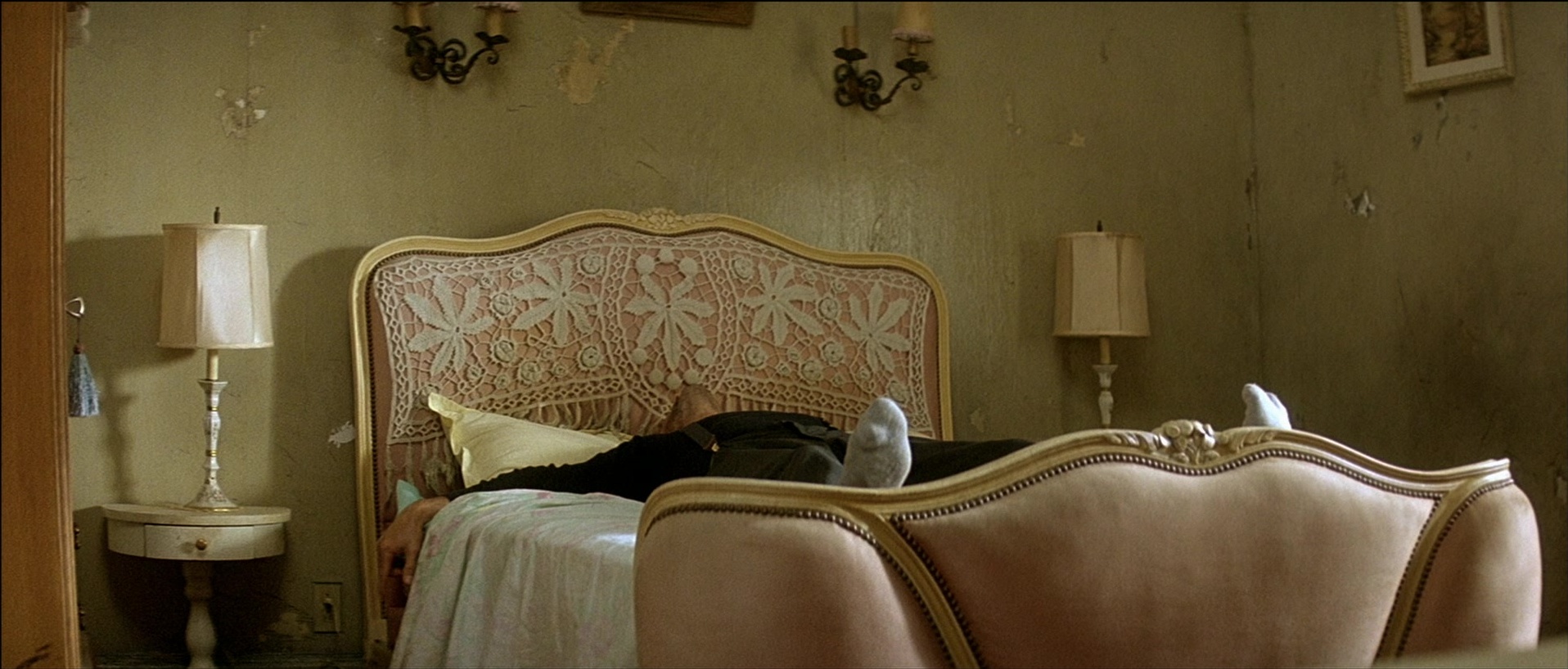 Léon (1994), unknown, 2.34:1 — film still