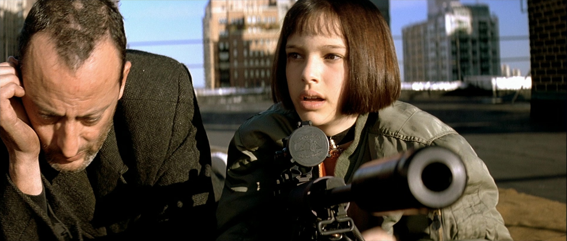 Léon (1994), wide, 2.35:1 — film still