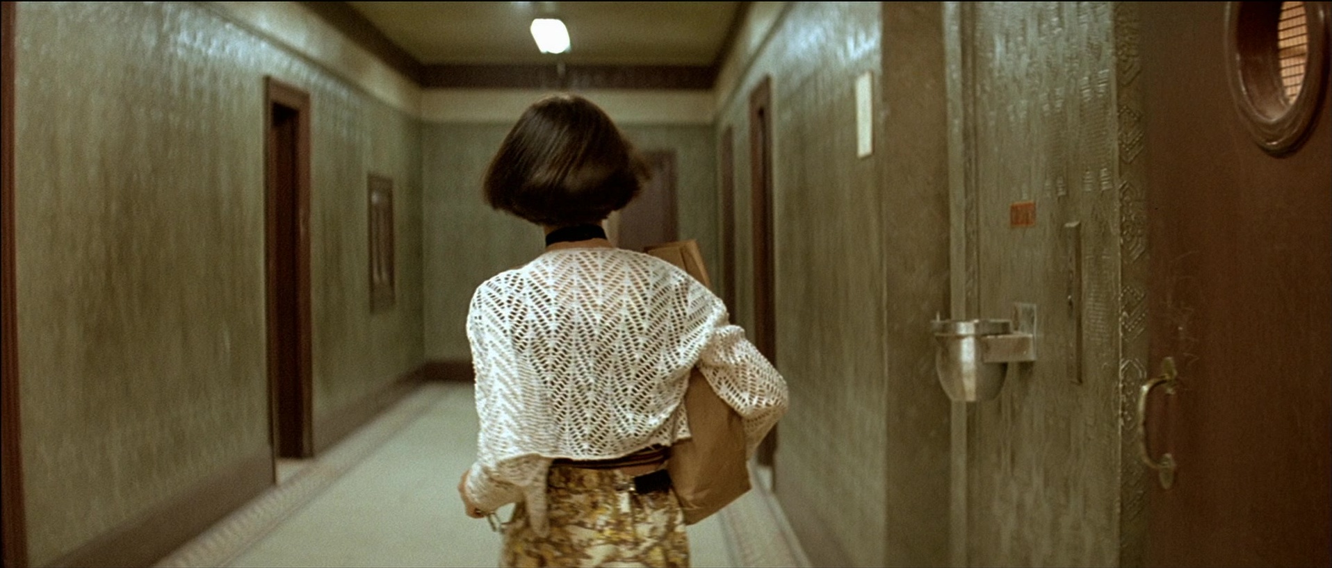 Léon (1994), unknown, 2.34:1 — film still
