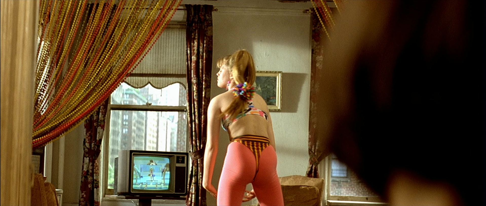 Léon (1994), medium, 2.35:1 — film still
