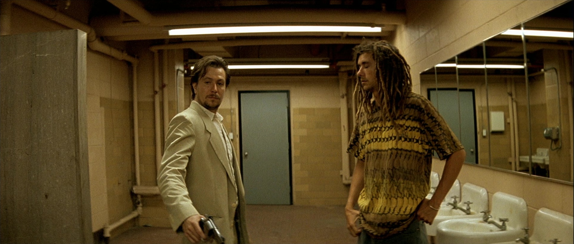 Léon (1994), wide, 2.35:1 — film still