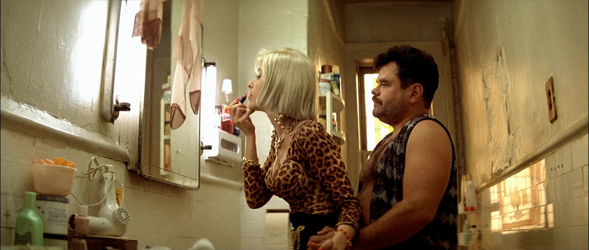Léon (1994), wide, 2.35:1 — film still