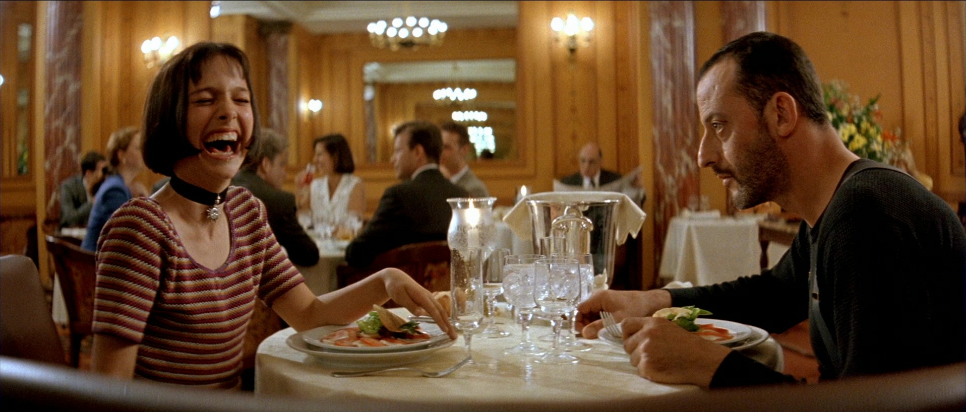 Léon (1994), wide, 2.34:1 — film still