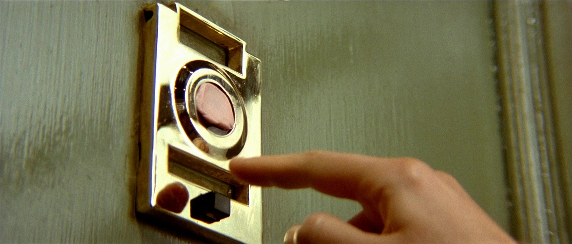 Léon (1994), unknown, 2.34:1 — film still