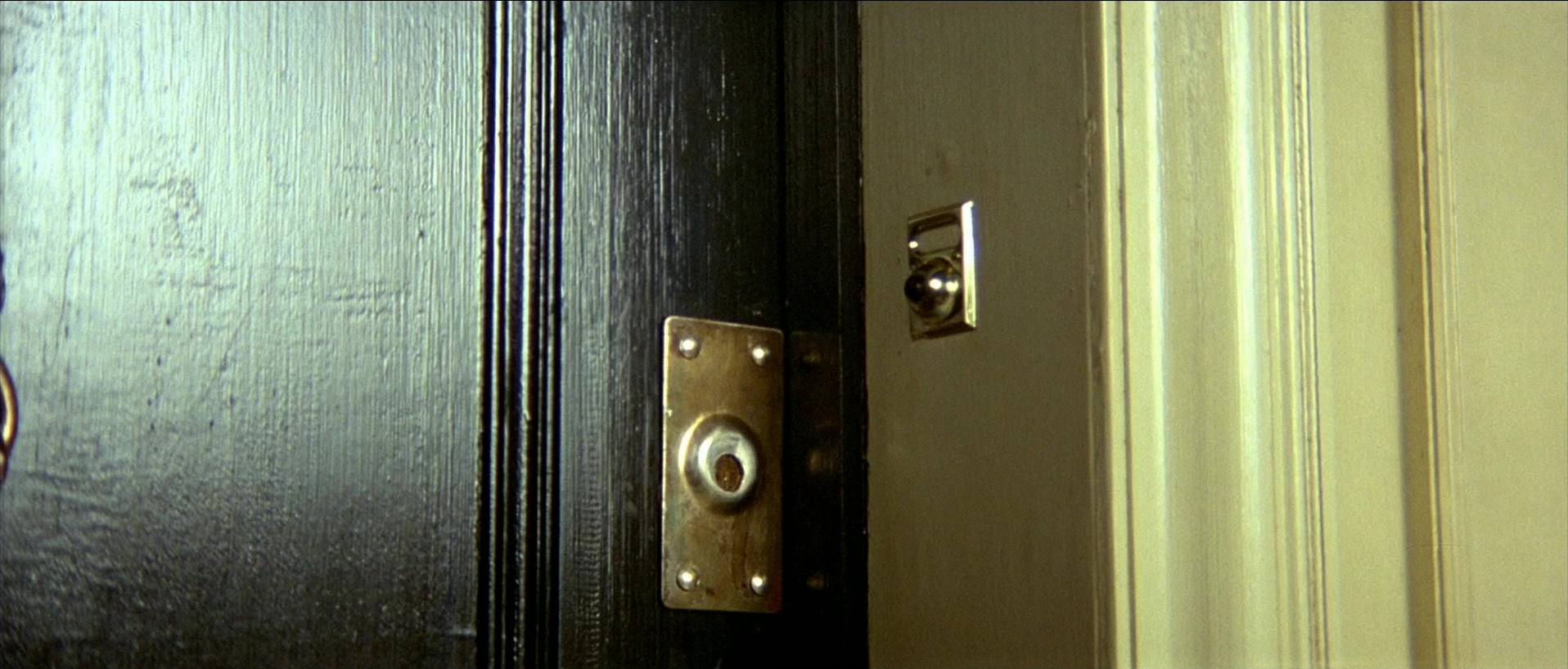 Léon (1994), unknown, 2.34:1 — film still