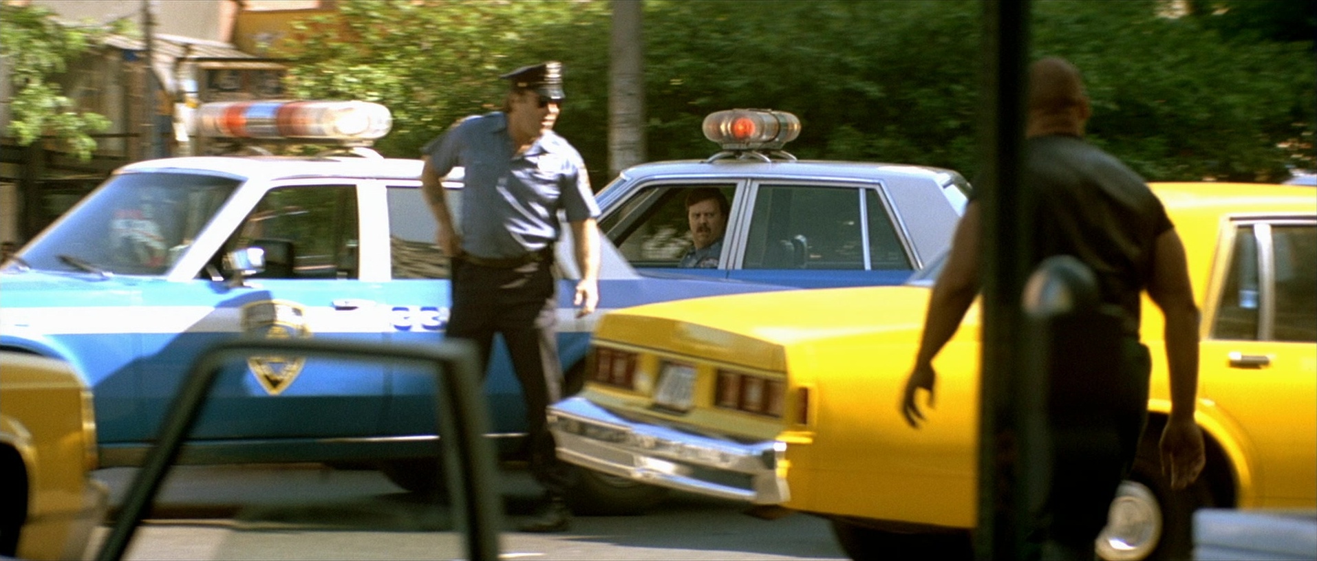 Léon (1994), wide, 2.35:1 — film still