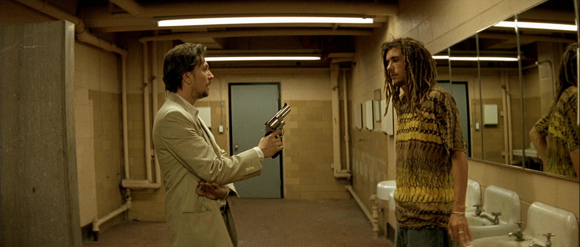 Léon (1994), wide, 2.35:1 — film still