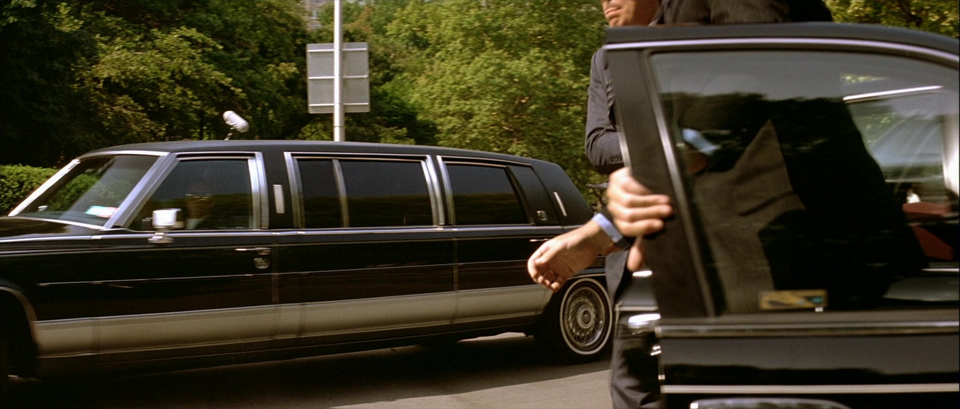 Léon (1994), wide, 2.35:1 — film still