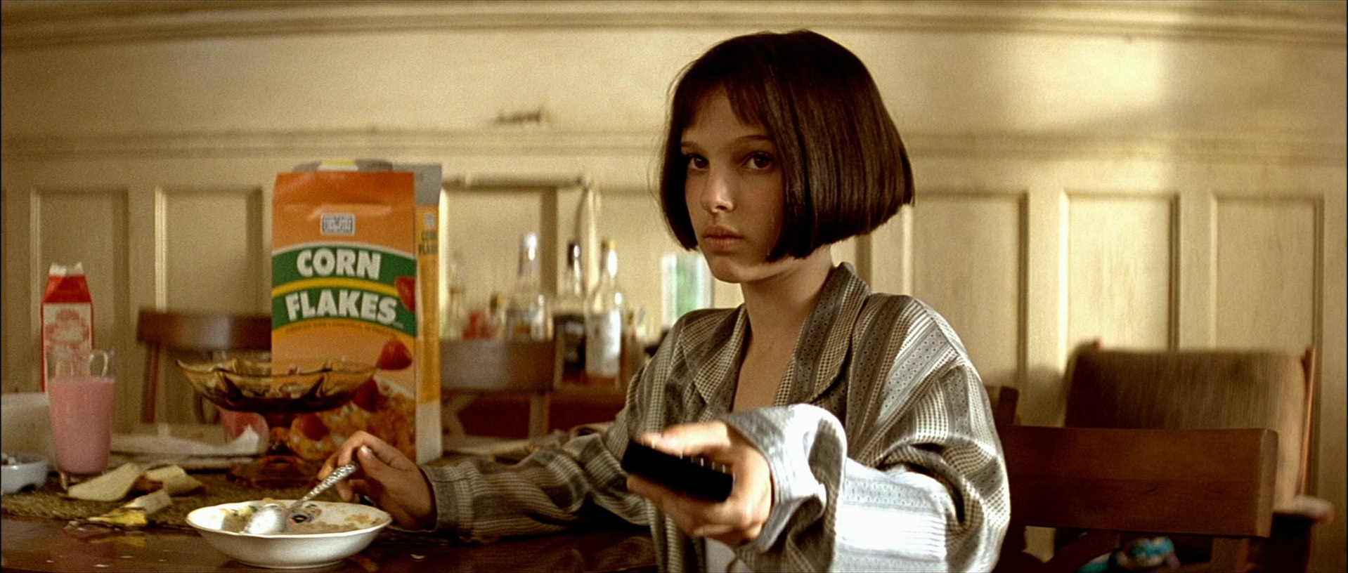 Léon (1994), wide, 2.35:1 — film still