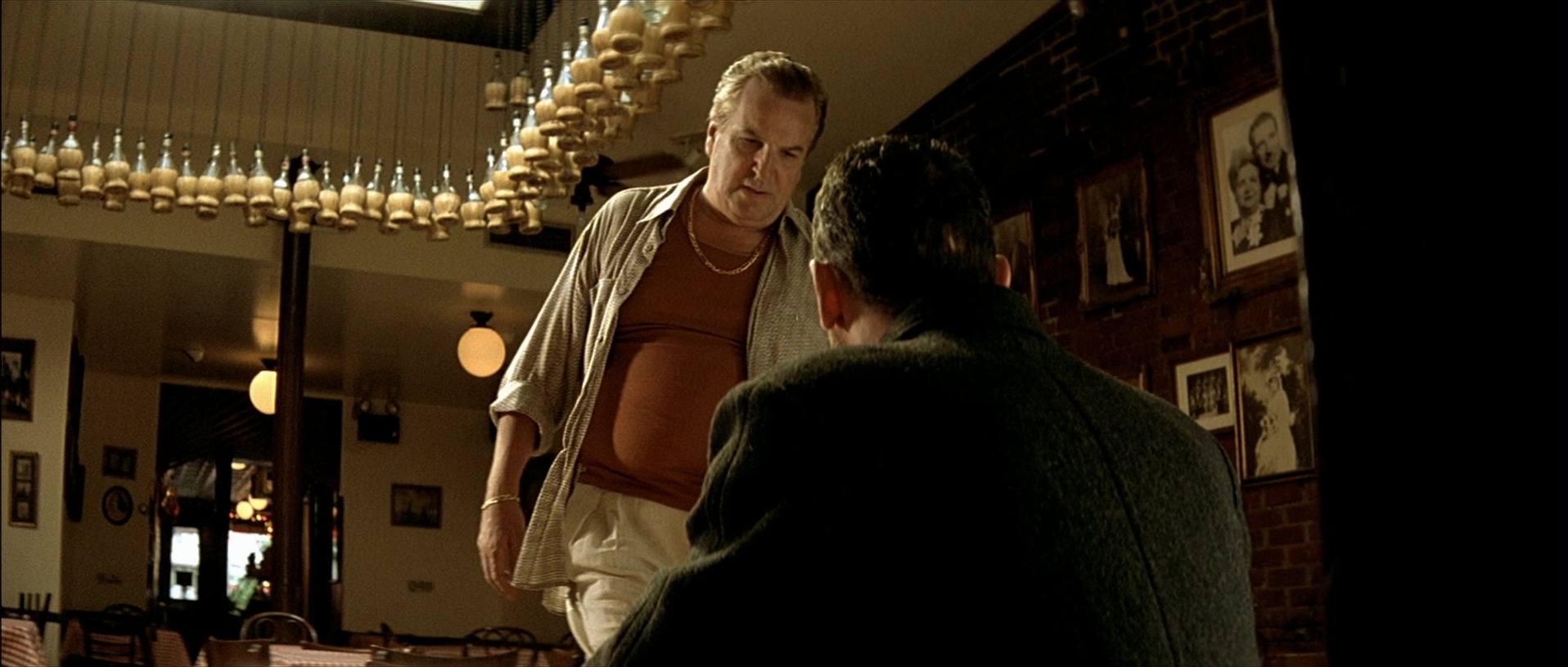 Léon (1994), wide, 2.35:1 — film still