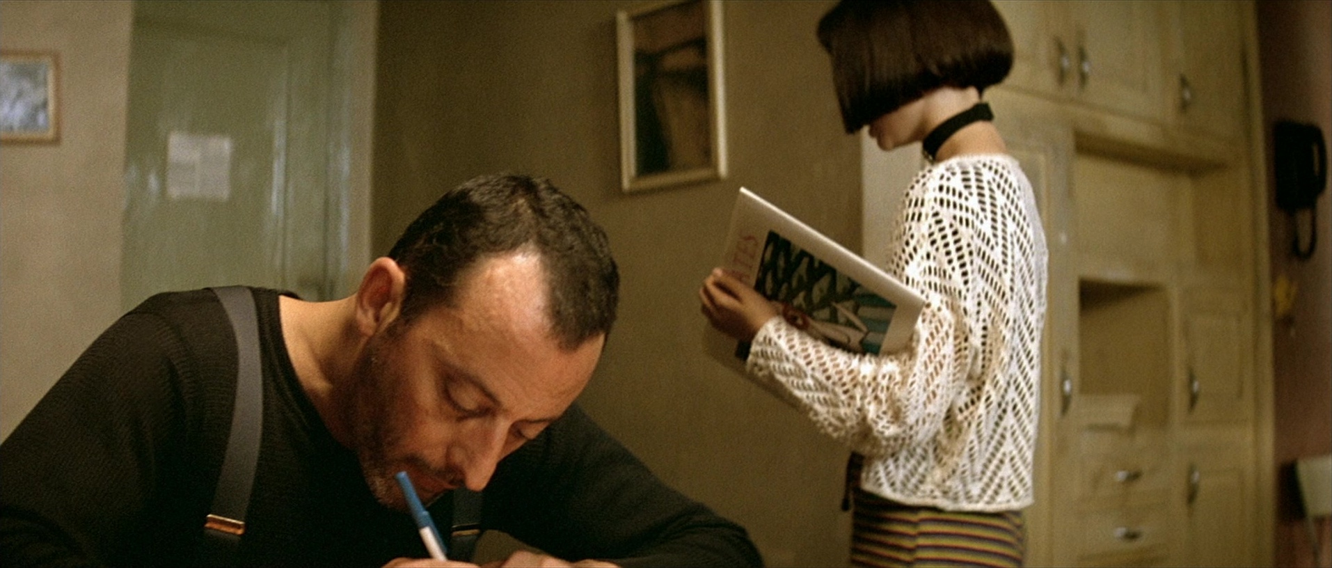 Léon (1994), wide, 2.35:1 — film still