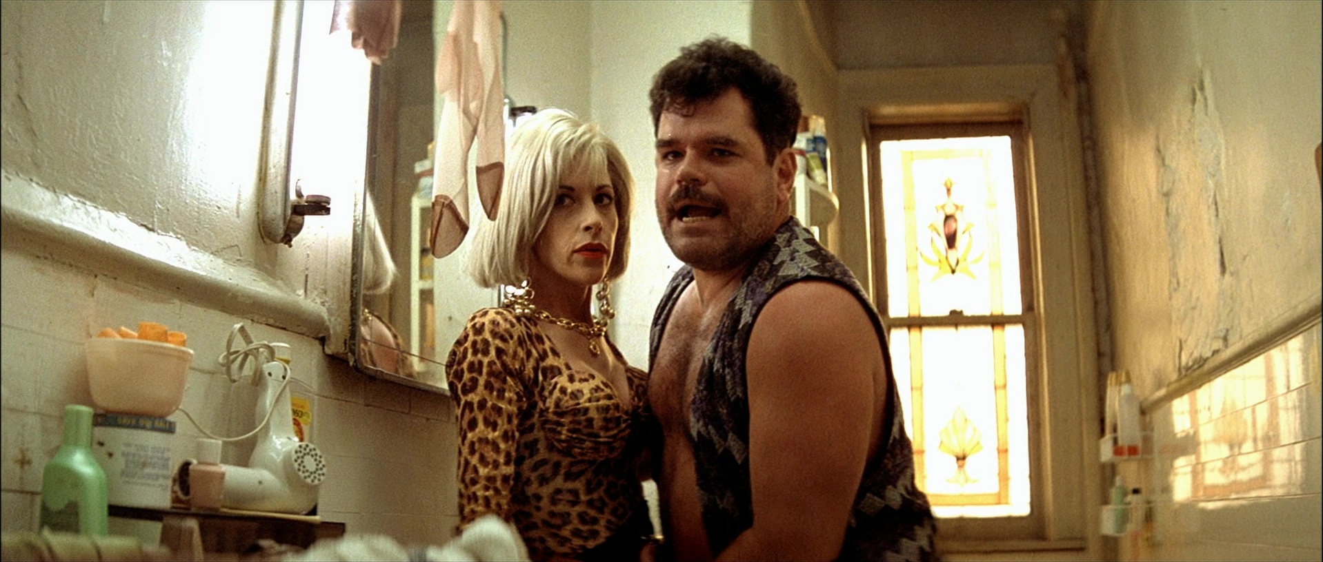 Léon (1994), wide, 2.35:1 — film still