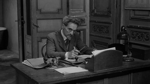 Léon Morin, prêtre — film still
