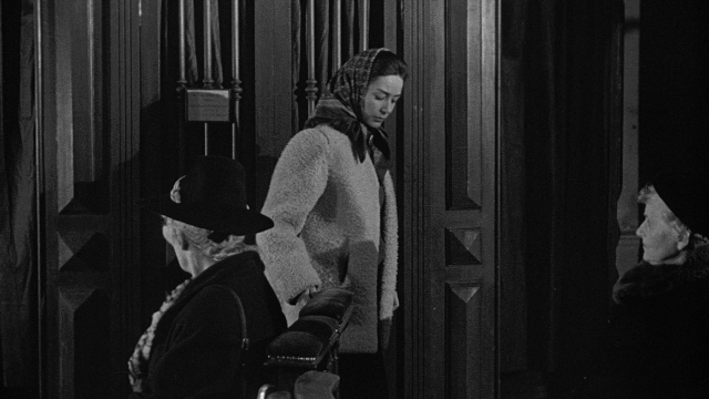 Léon Morin, prêtre — film still