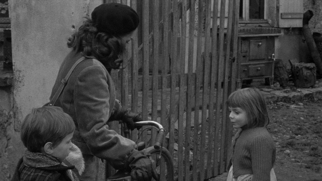 Léon Morin, prêtre — film still