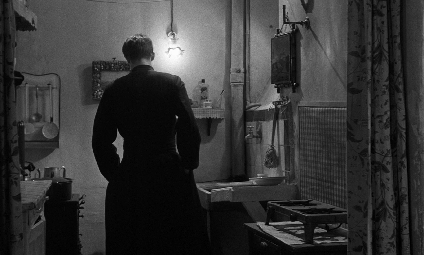 Léon Morin, prêtre (1961), wide, 1.66:1 — film still