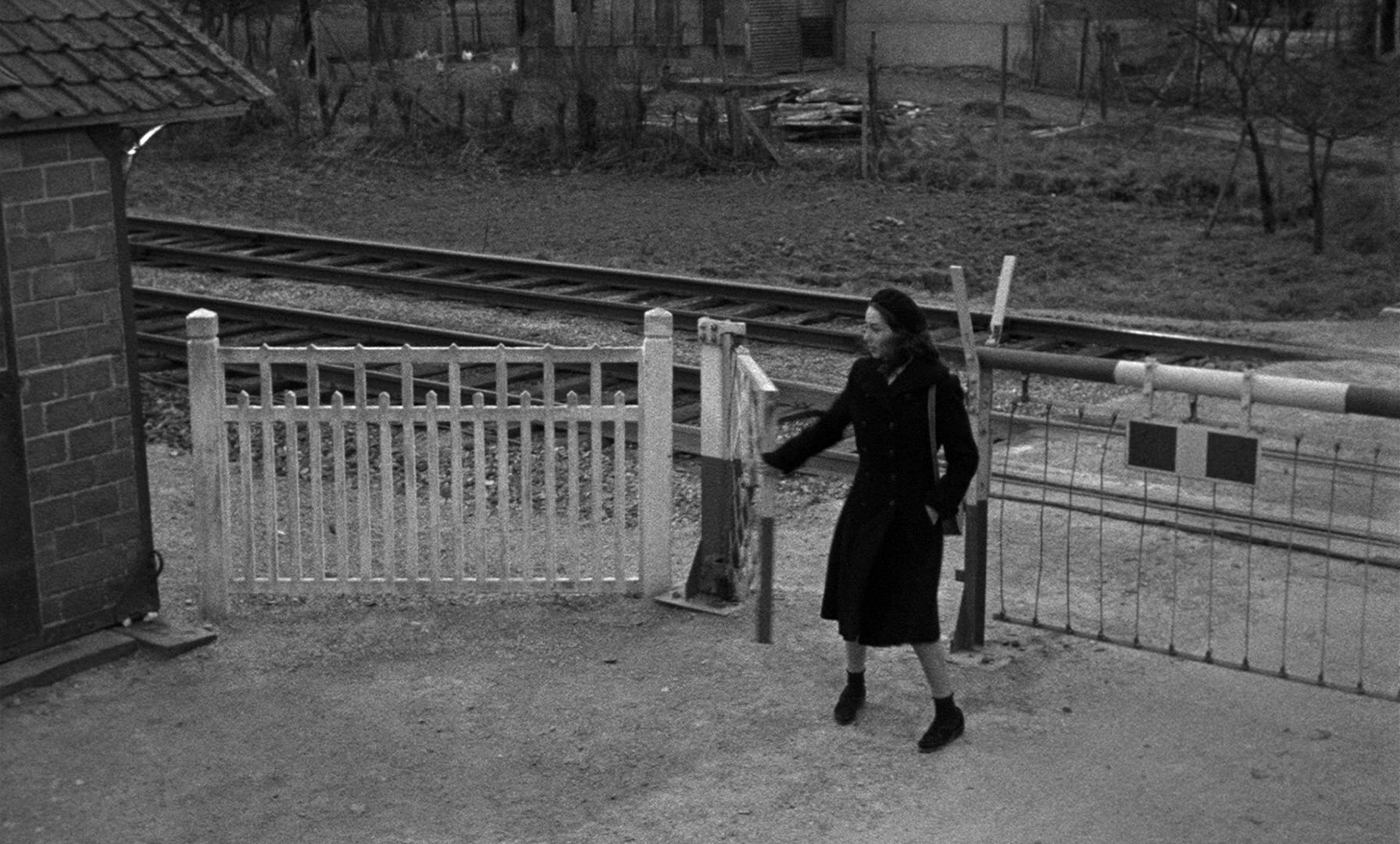 Léon Morin, prêtre (1961), wide, 1.66:1 — film still