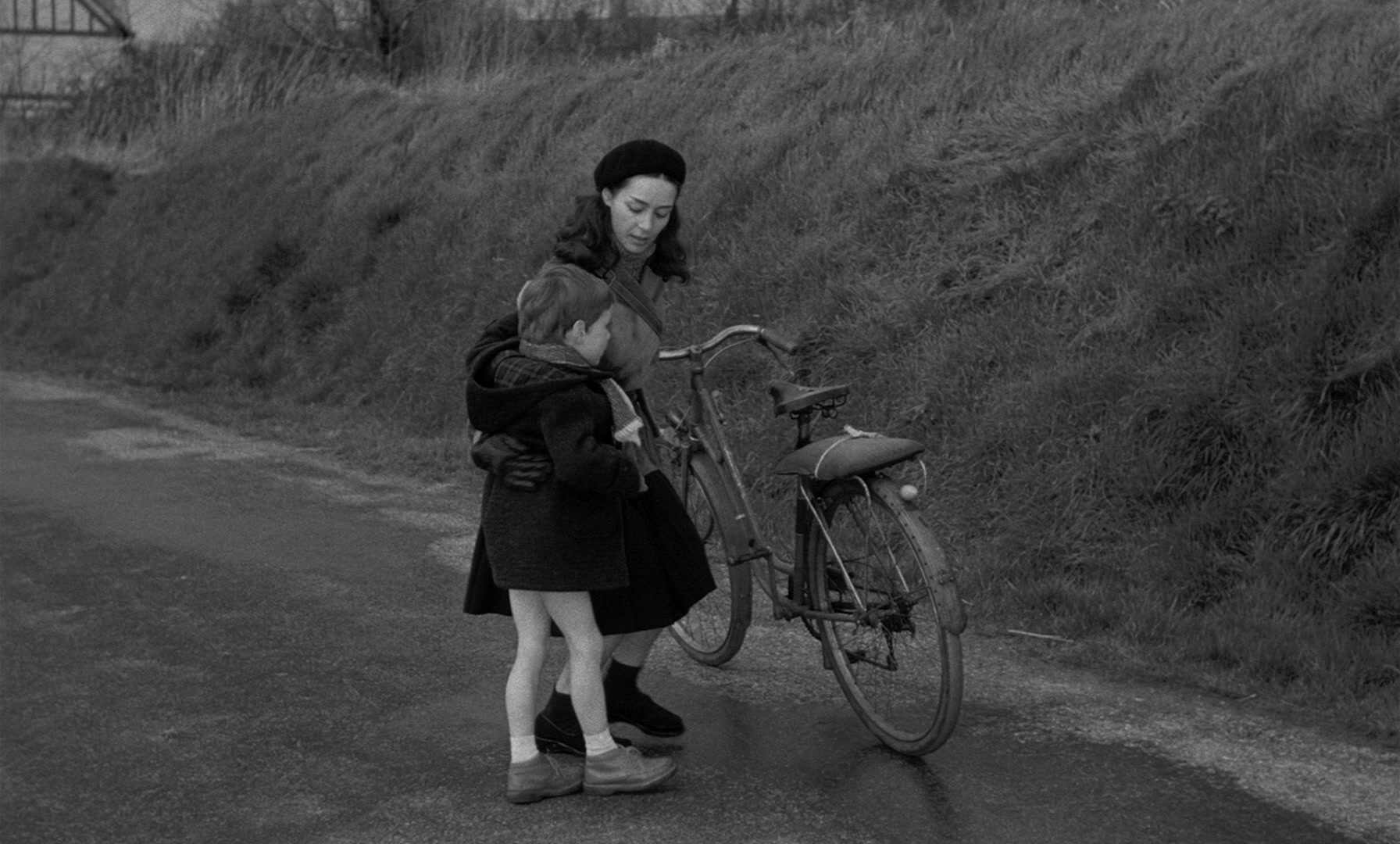 Léon Morin, prêtre (1961), wide, 1.66:1 — film still
