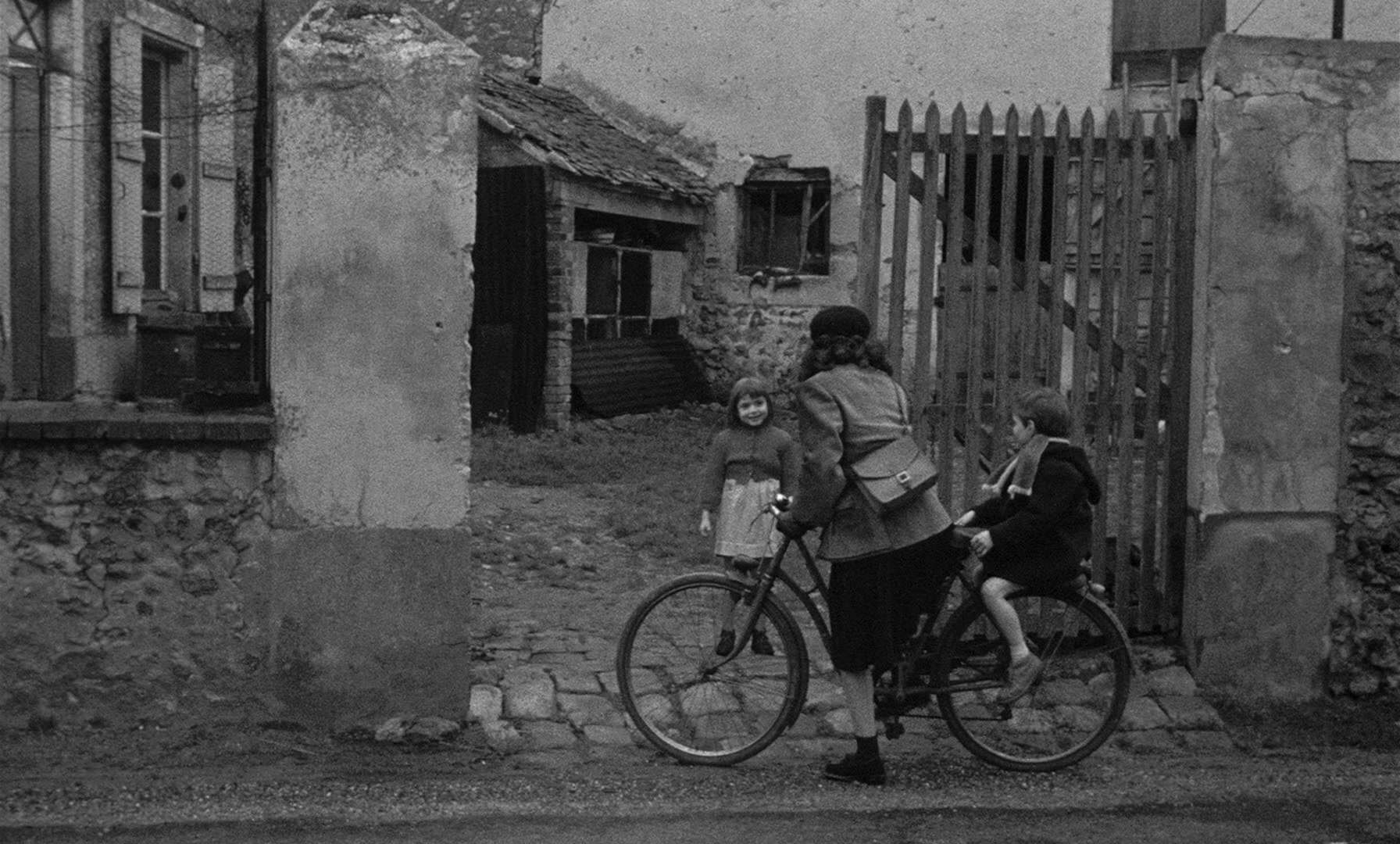 Léon Morin, prêtre (1961), wide, 1.66:1 — film still