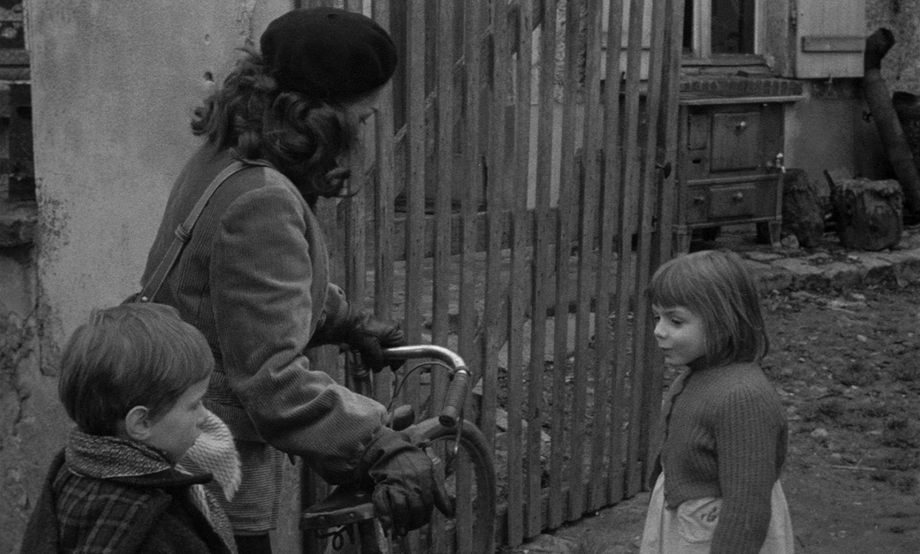 Léon Morin, prêtre (1961), wide, 1.66:1 — film still