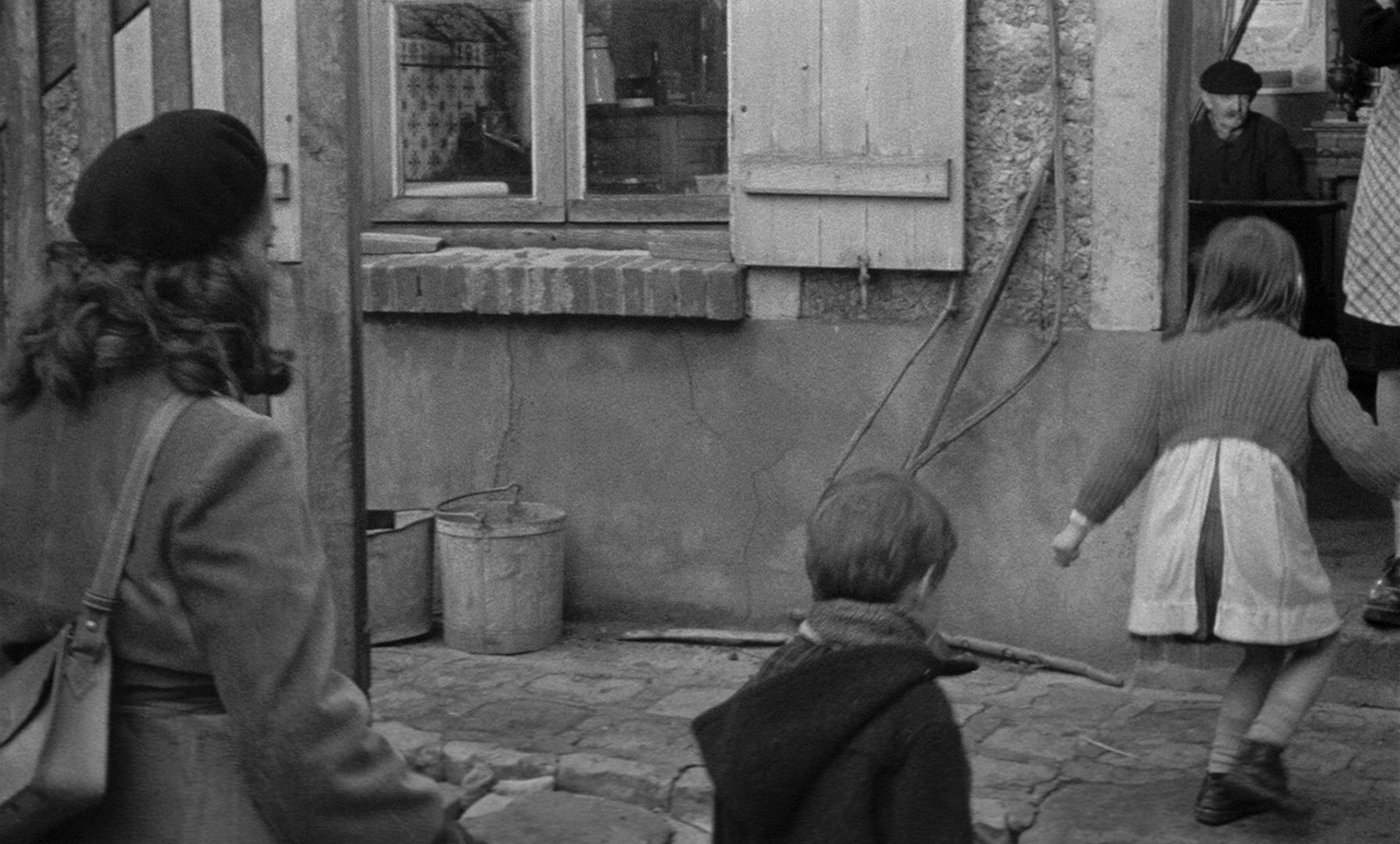 Léon Morin, prêtre (1961), wide, 1.66:1 — film still
