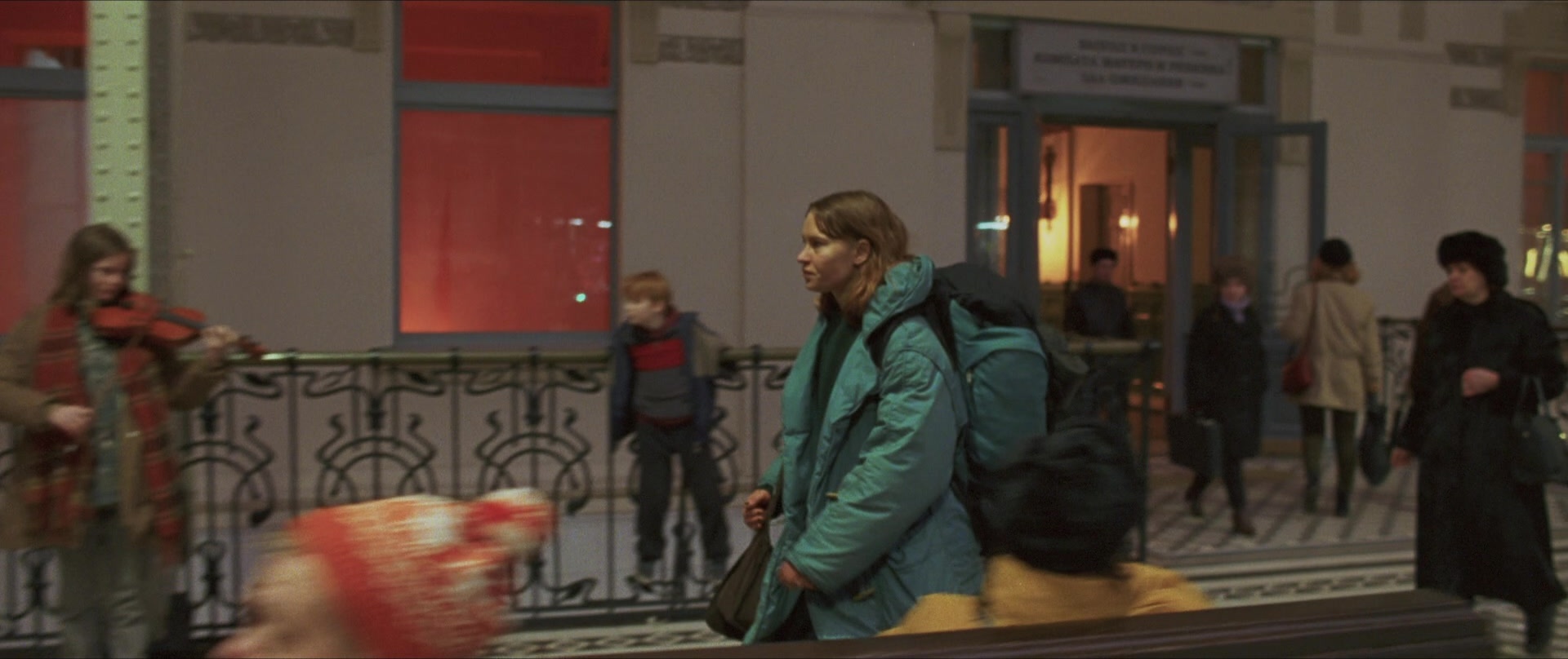 Compartiment n°6 (2021), wide, 2.38:1 — film still