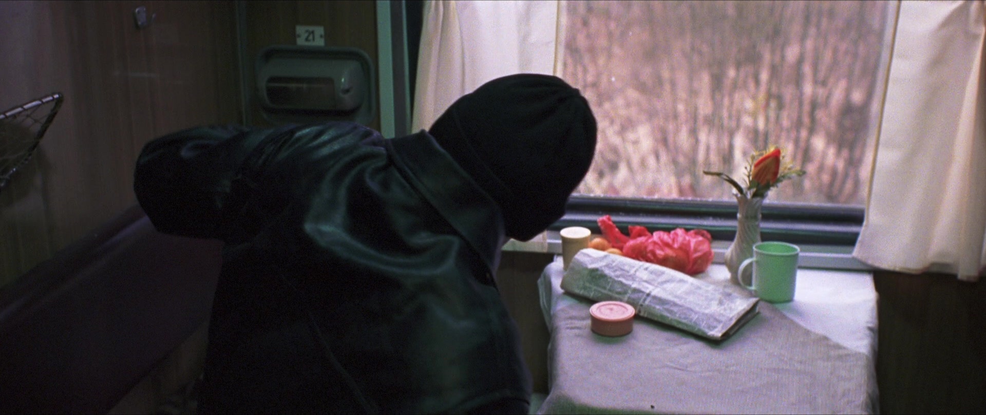 Compartiment n°6 (2021), wide, 2.38:1 — film still