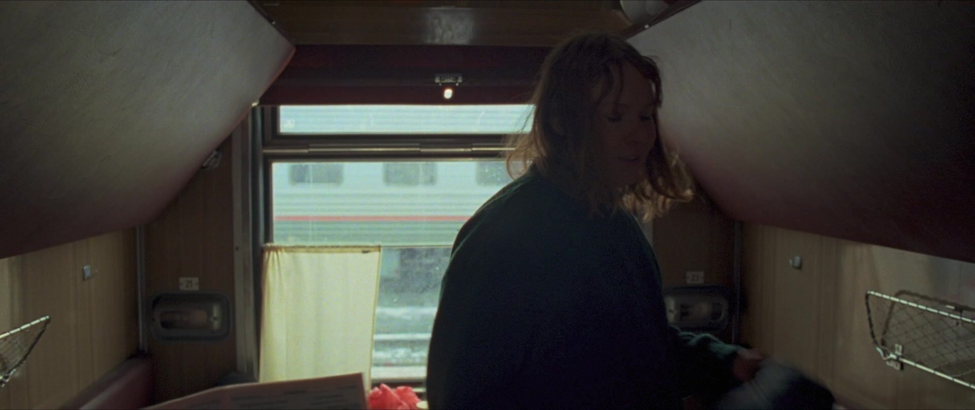 Compartiment n°6 (2021), wide, 2.38:1 — film still