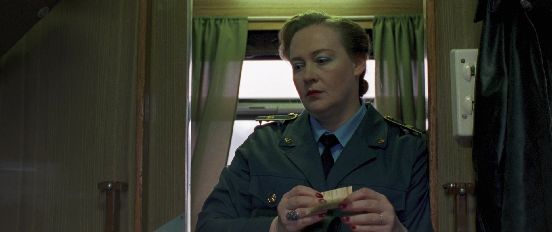 Compartiment n°6 (2021), wide, 2.38:1 — film still