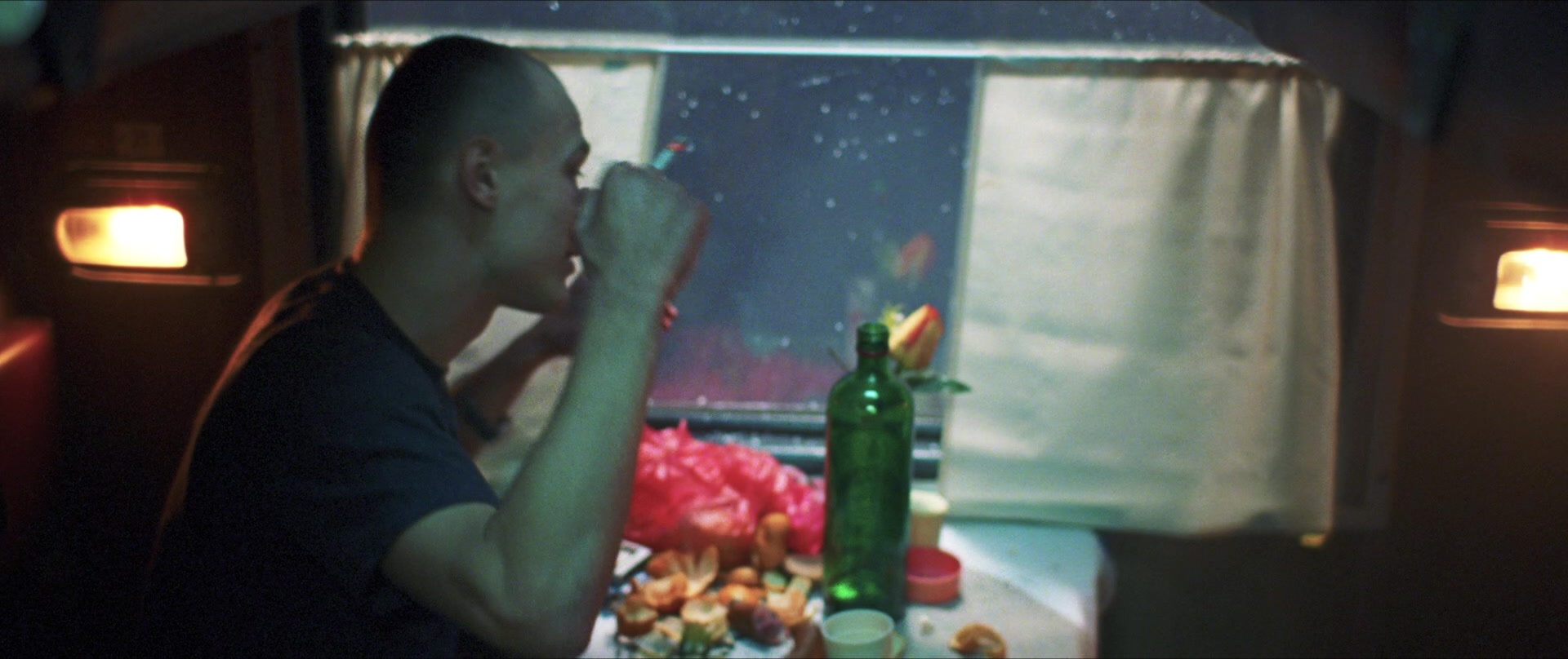 Compartiment n°6 (2021), wide, 2.38:1 — film still