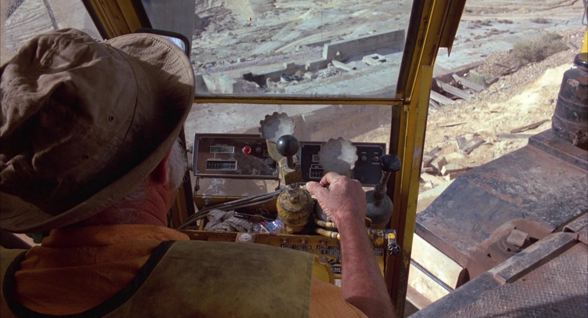 Cherry 2000 (1987), wide, 1.85:1 — film still