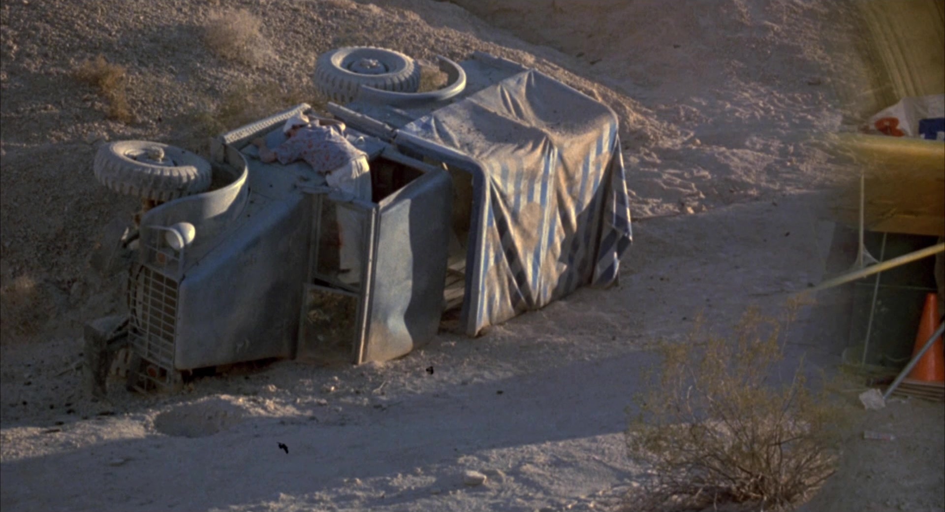 Cherry 2000 (1987), wide, 1.85:1 — film still