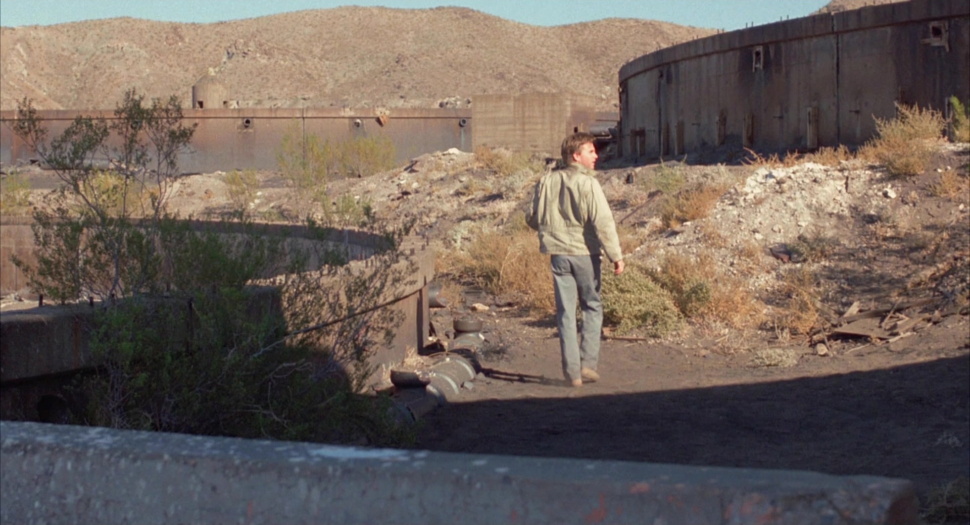 Cherry 2000 (1987), wide, 1.85:1 — film still