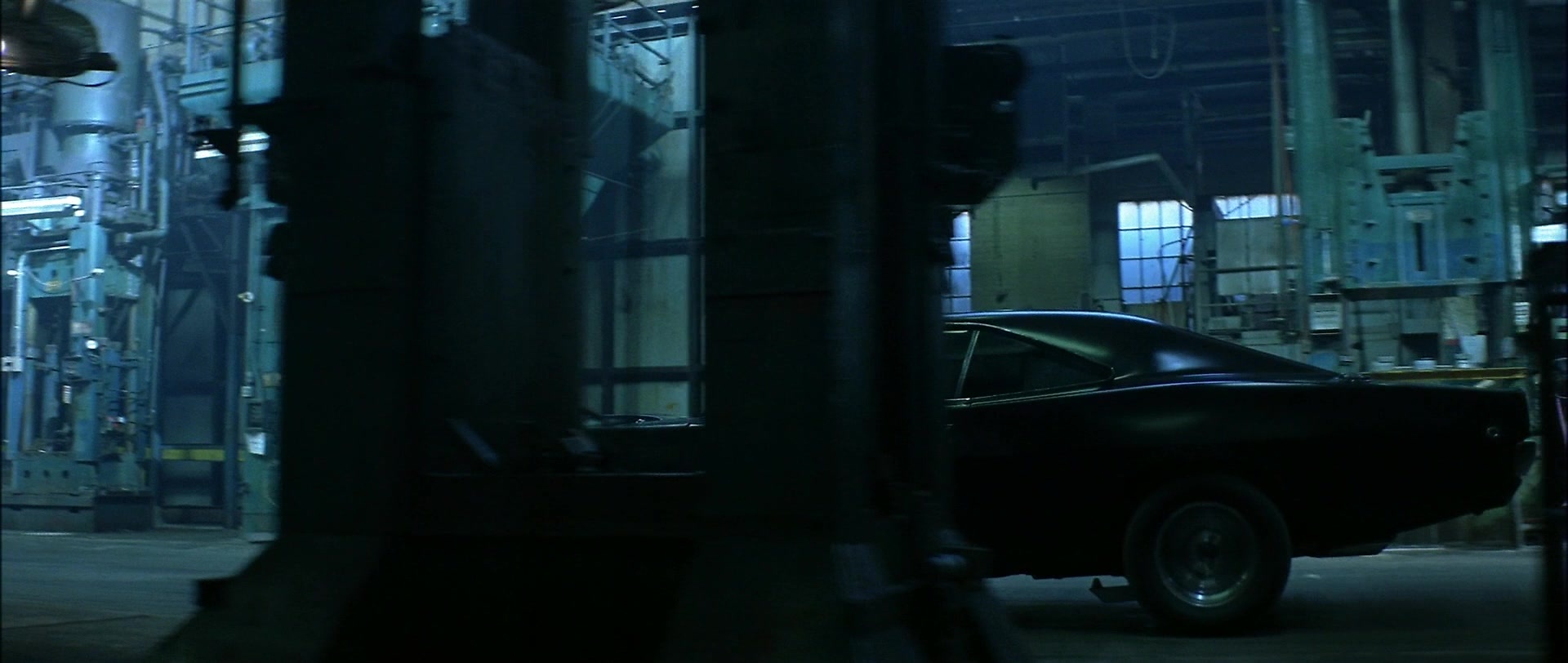 Blade (1998), wide, 2.36:1 — film still