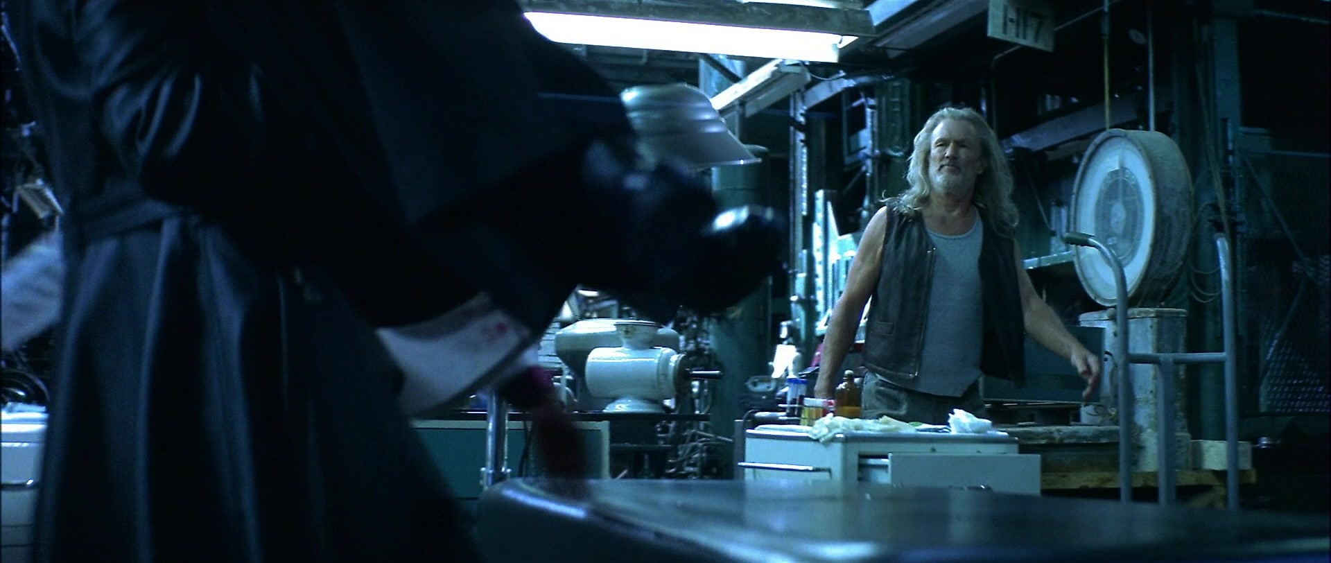 Blade (1998), medium, 2.36:1 — film still