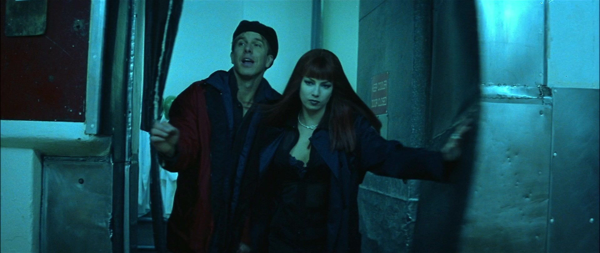 Blade (1998), wide, 2.36:1 — film still