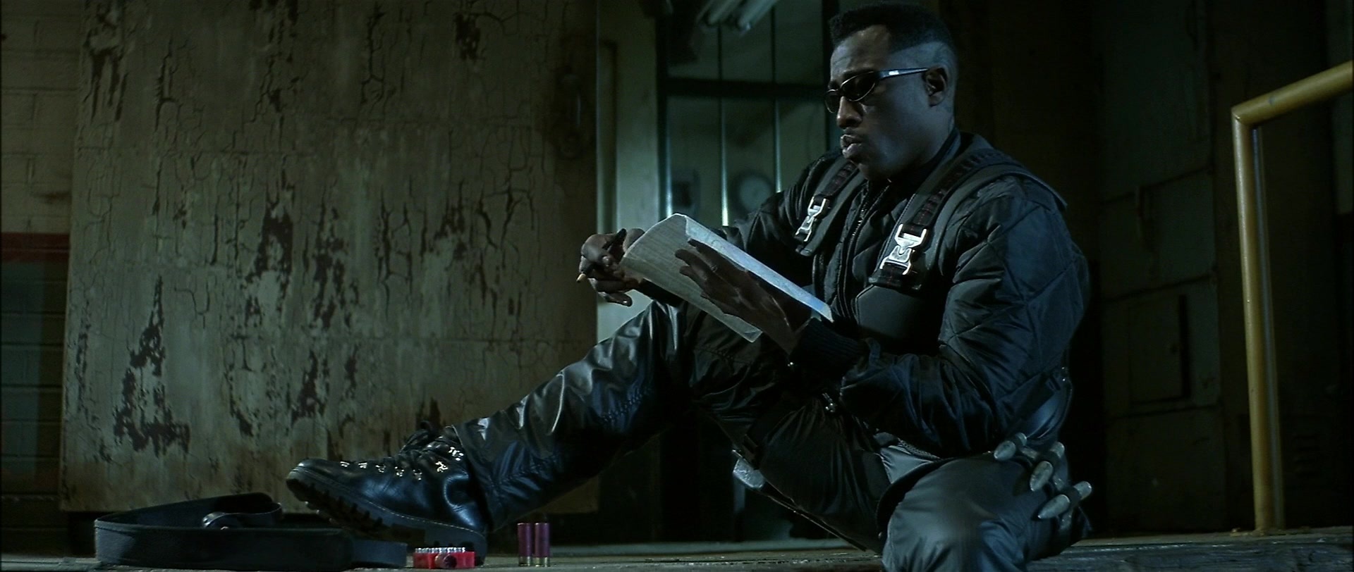 Blade (1998), wide, 2.36:1 — film still
