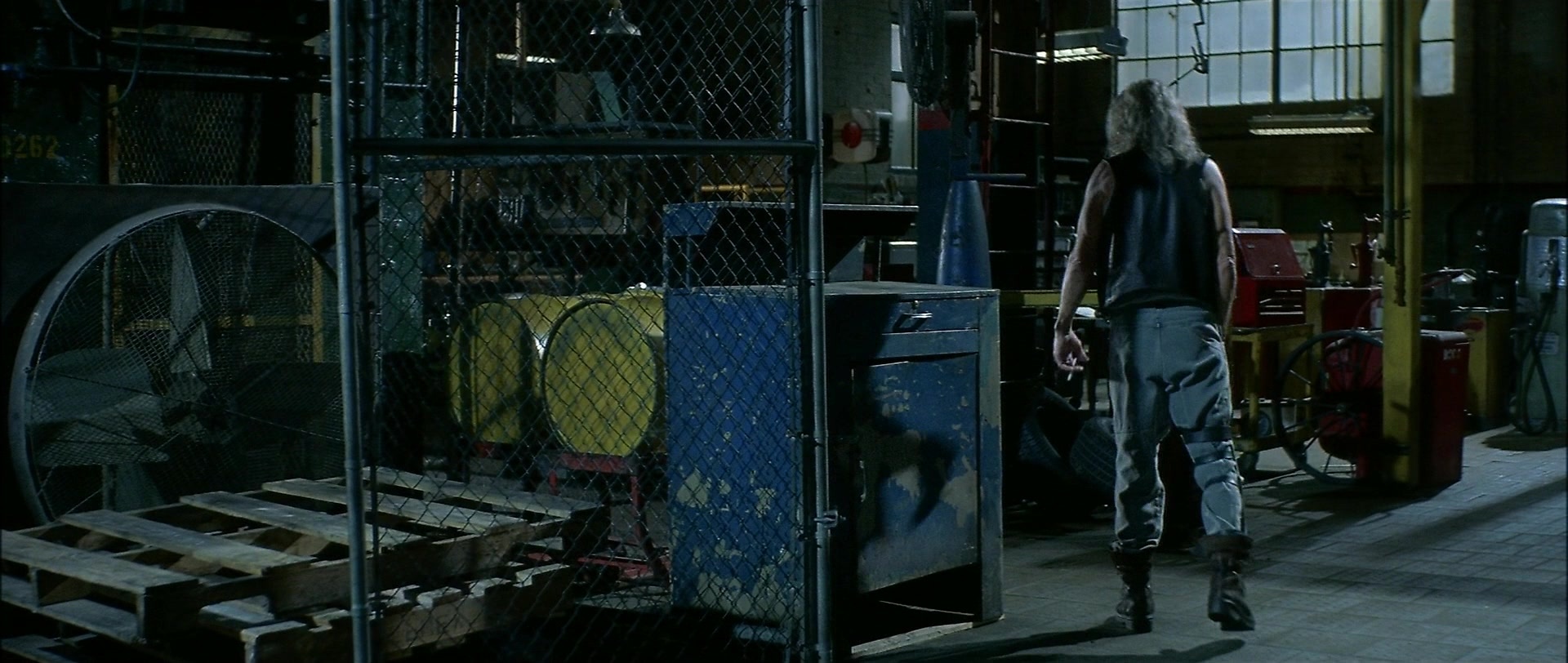 Blade (1998), wide, 2.36:1 — film still